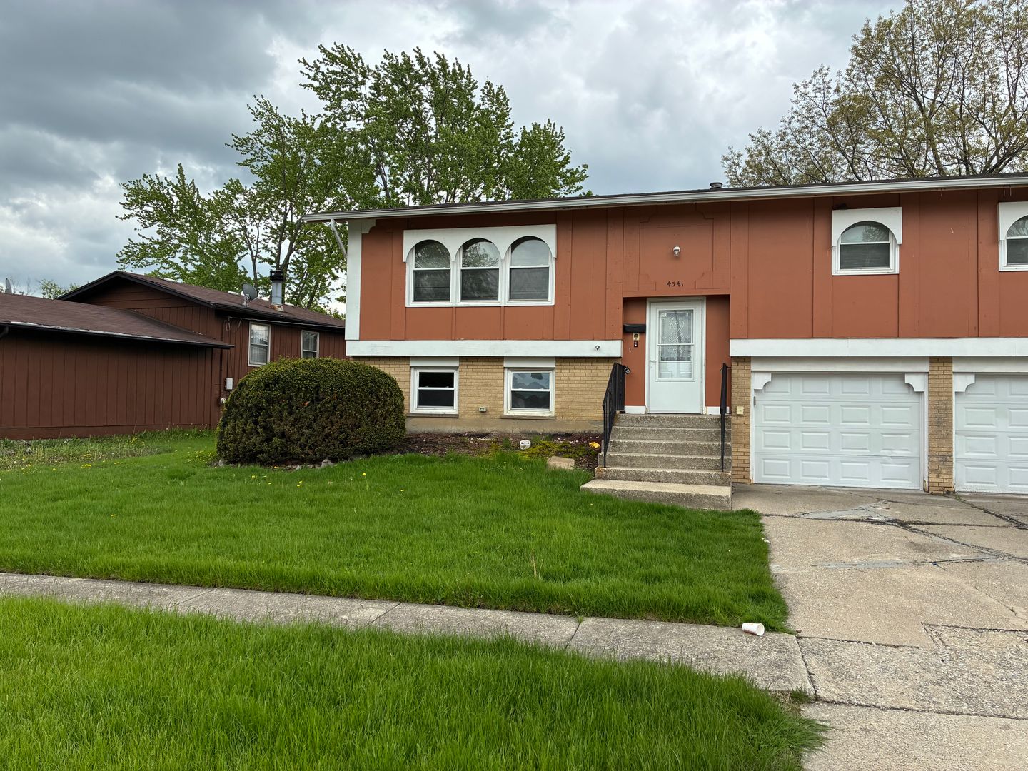Country Club Hills House: 4341 189th St, Country Club Hills