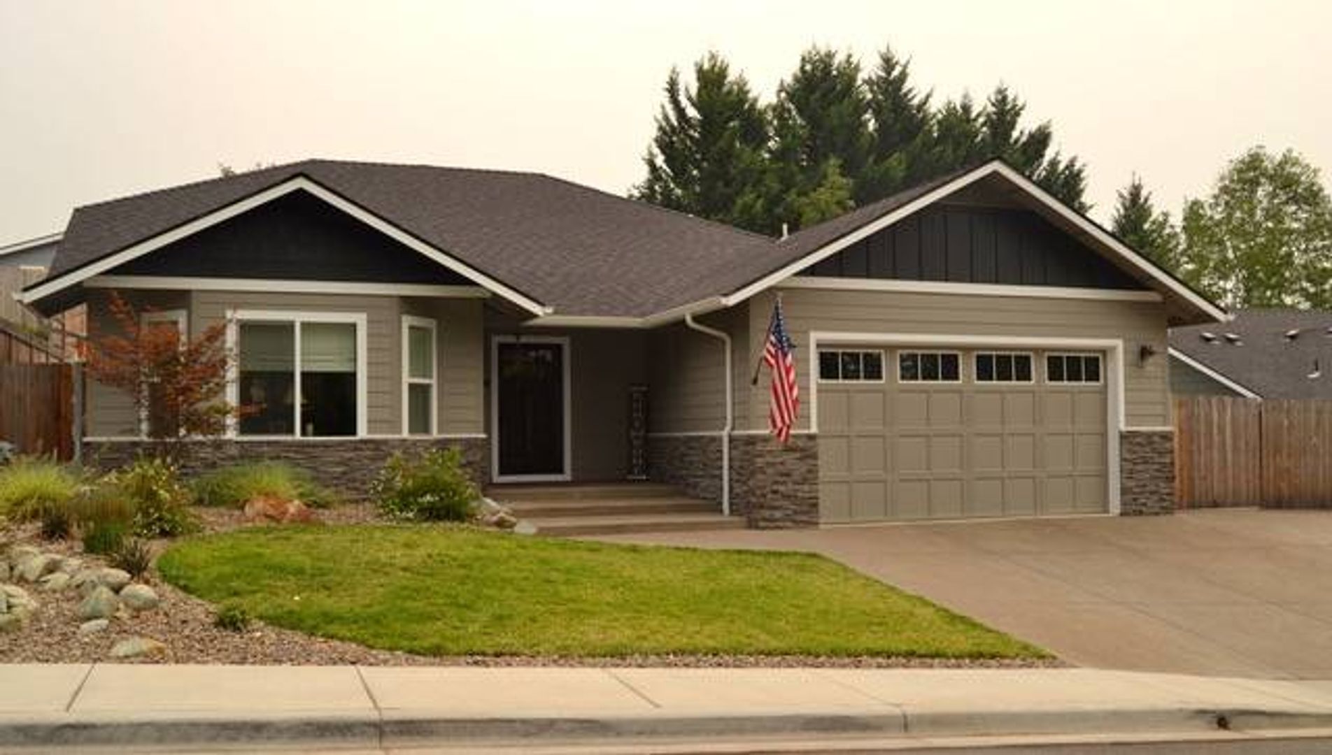 3 bed 2 bath  Home for Rent in Grants Pass