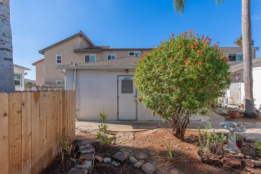 Studio available for rent in Talmadge! – photo 1