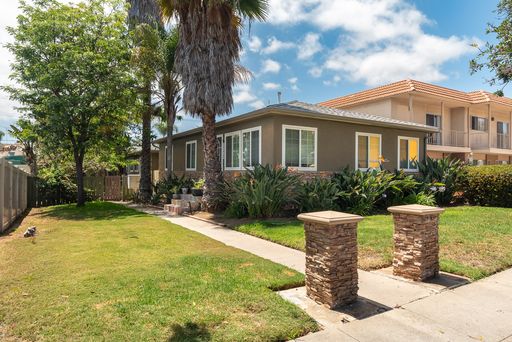 1 Bedroom 1 Bath Duplex Available In North Park! – photo 1