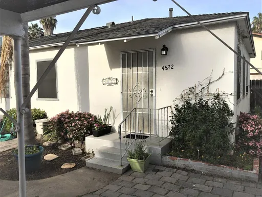 1 Bedroom 1 Bath Duplex Available For Rent Im Talmadge Park! – photo 1