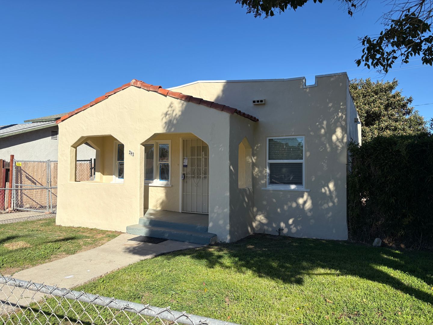 Ventura House: 283 E McFarlane Dr