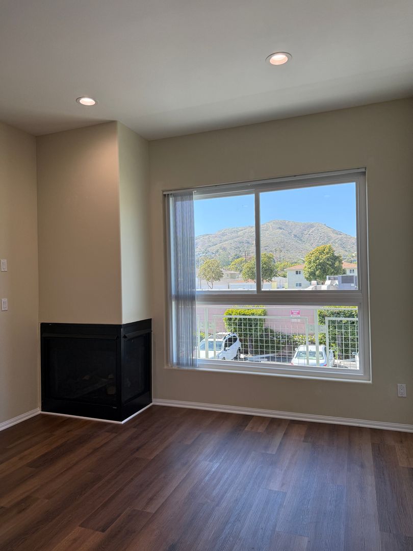 Ventura Condo: 2991 Loma Vista Rd #2