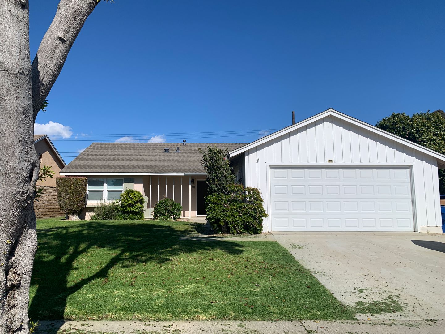 Ventura House: 388 S Brookshire Ave