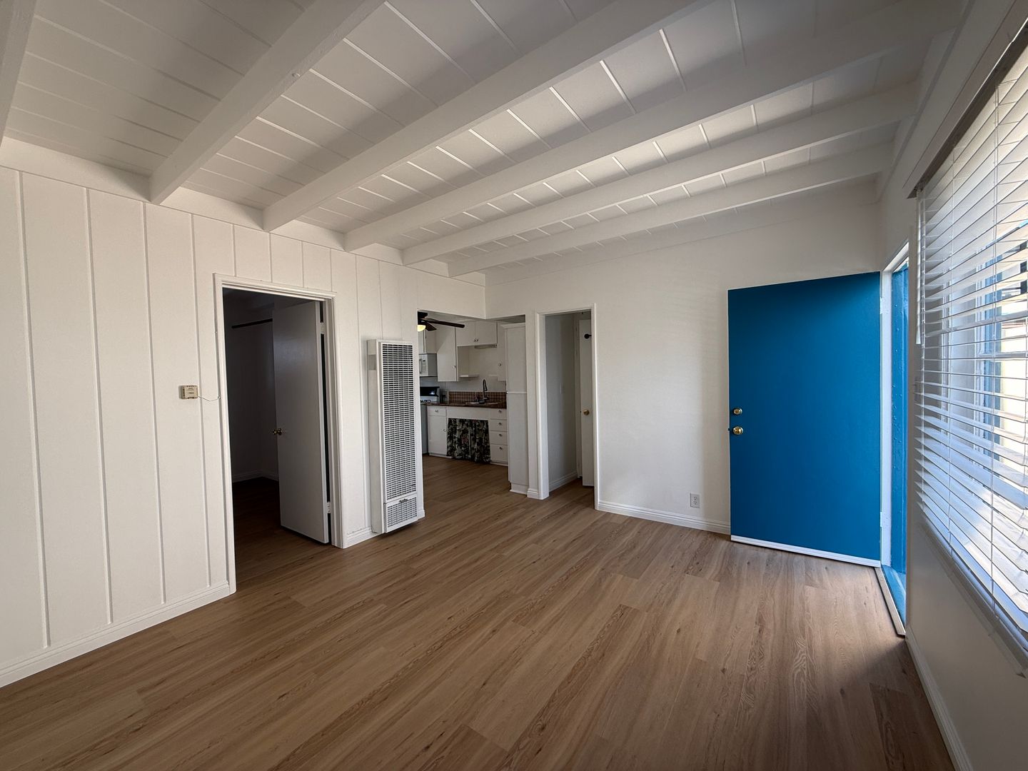 Ventura Apartment: 1033 Bath Lane