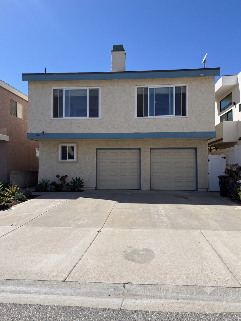 Oxnard House: 3853 Sunset Lane (Upstairs)
