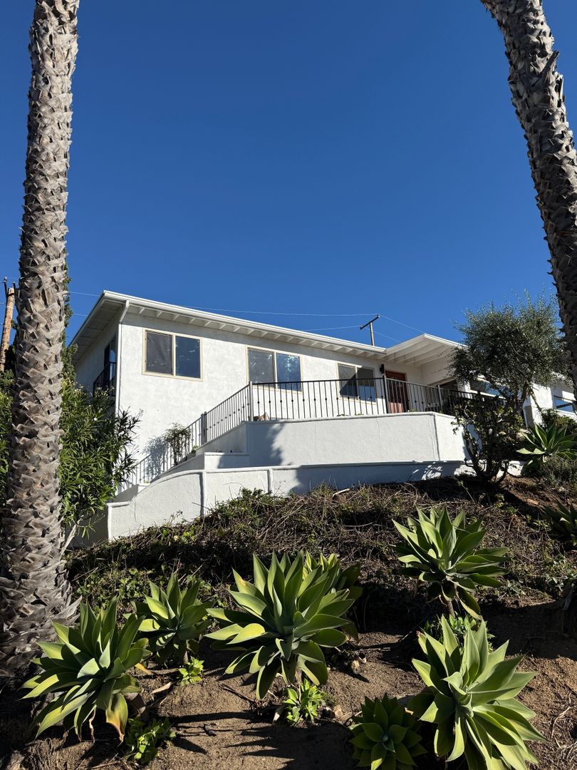 Ventura House: 256 N Linda Vista