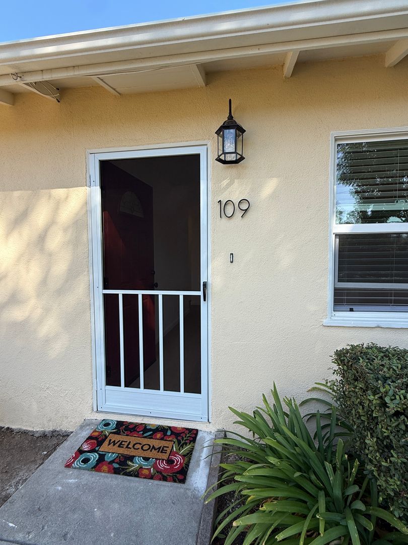Ventura Apartment: 109-117 W McFarlane Drive