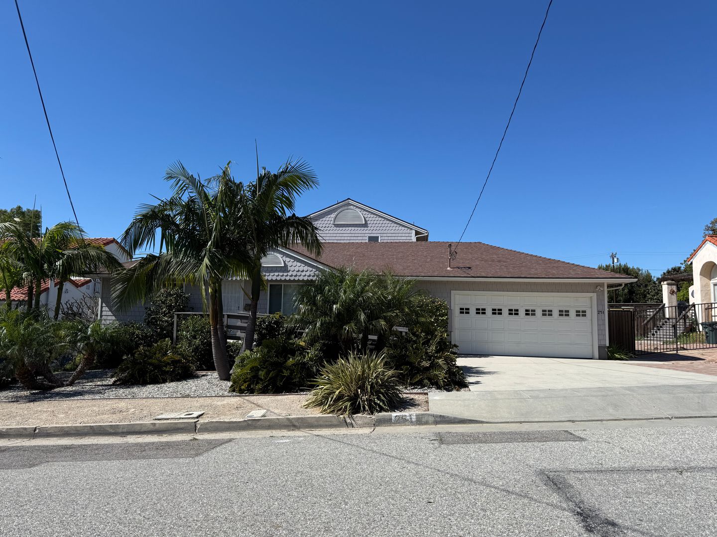 Ventura House: 251 Walnut Drive