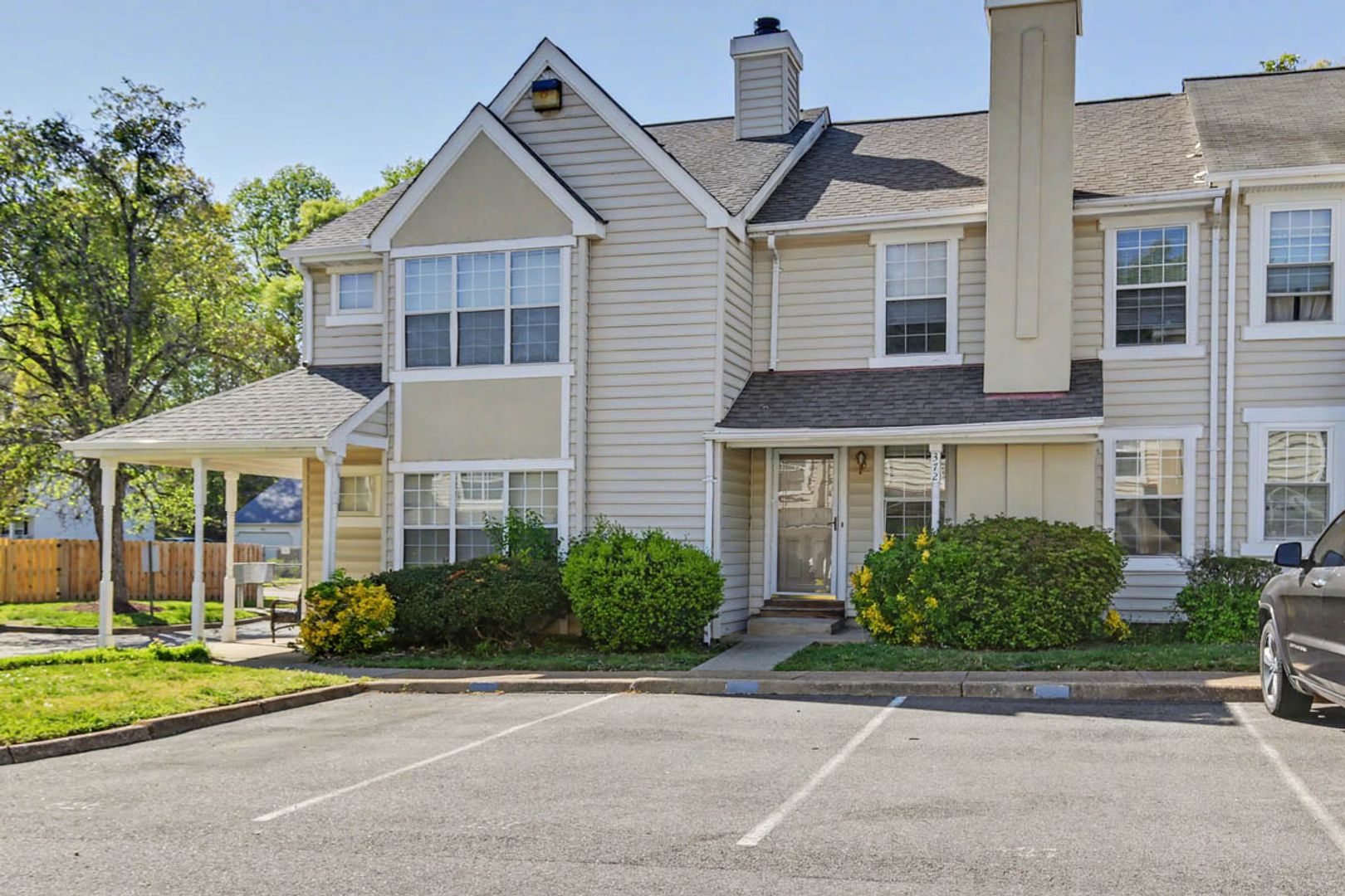 Newport News House: 372 Rivers Ridge Circle