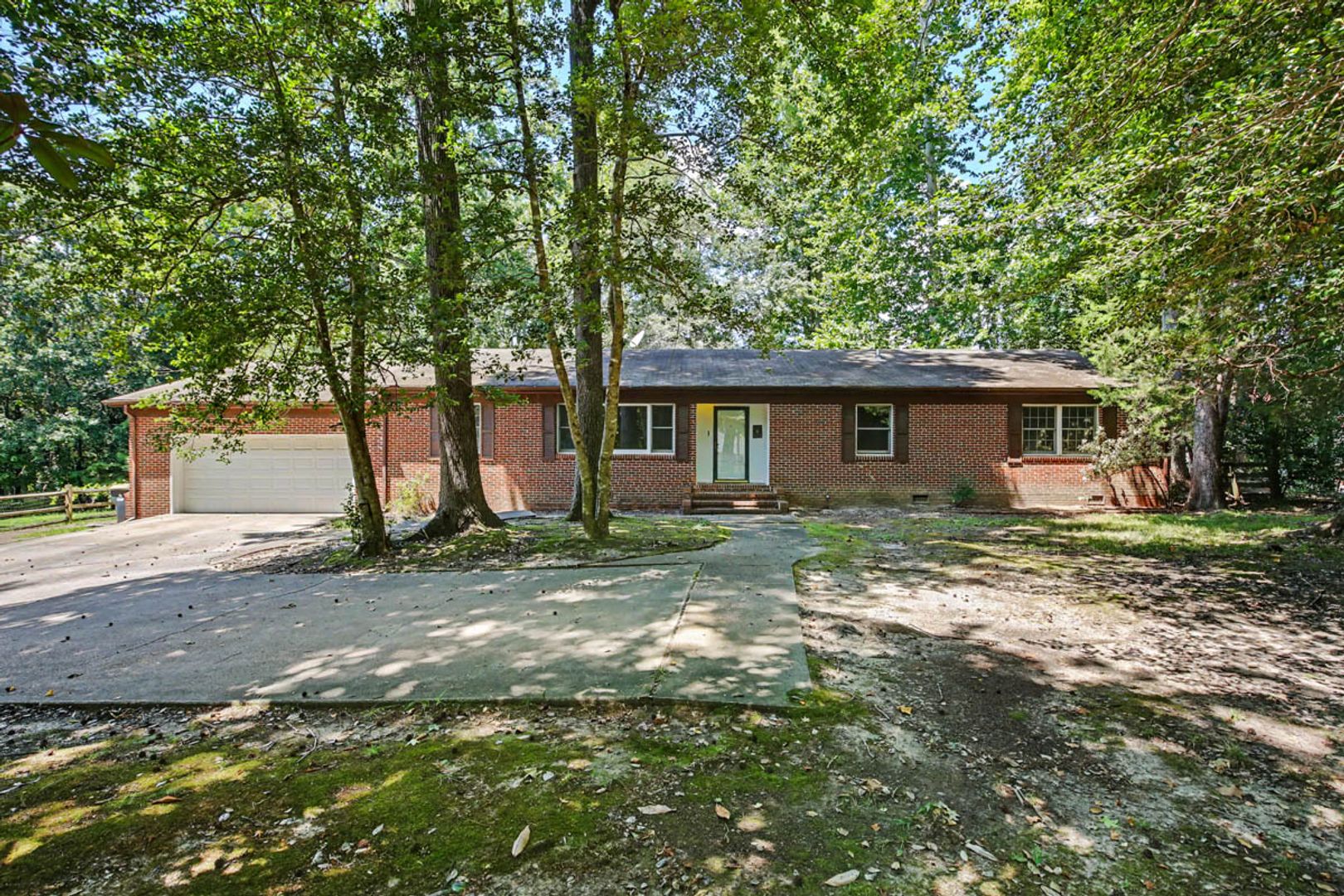 Williamsburg House: 151 Country Club Dr