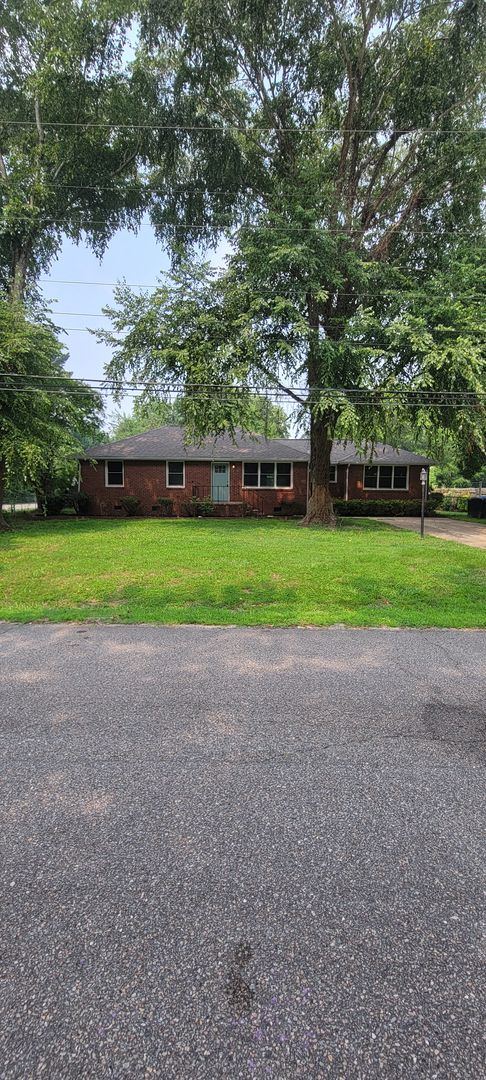 Virginia Beach House: 1221 Burlington Rd