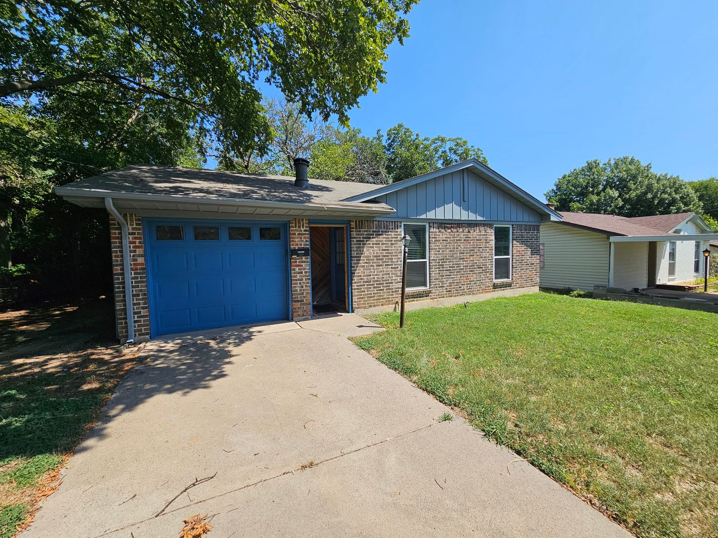 Dallas Condo: 10377 Country Club Dr