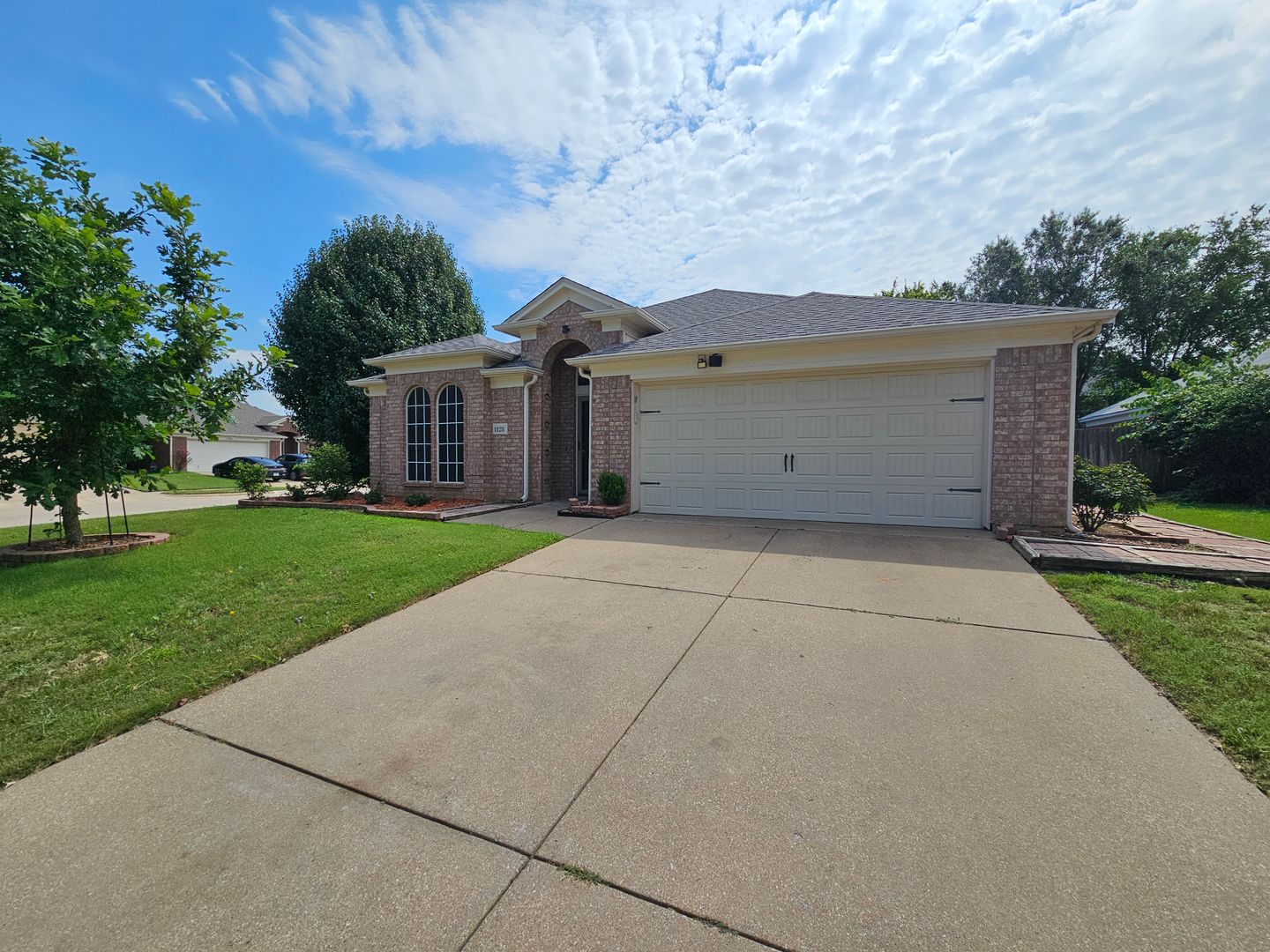 Euless House: 1128 Marshall Dr