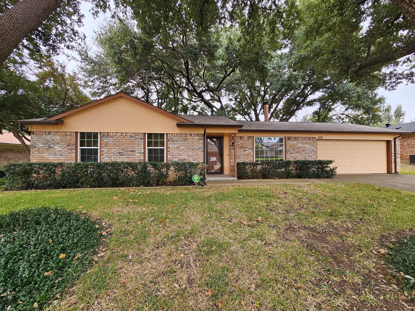 Arlington House: 400 Hallmark Dr