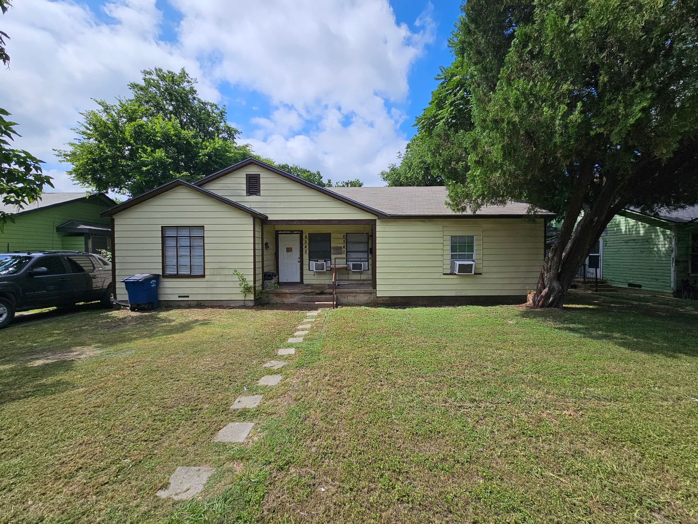 Dallas Townhome: 6540 Hollis Ave