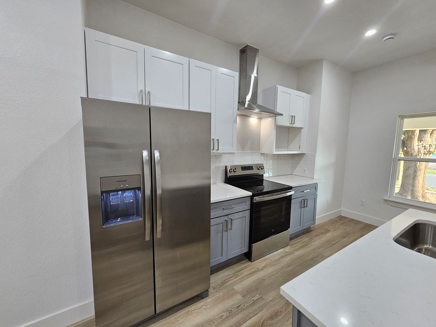 Dallas House: 808 W 10th St