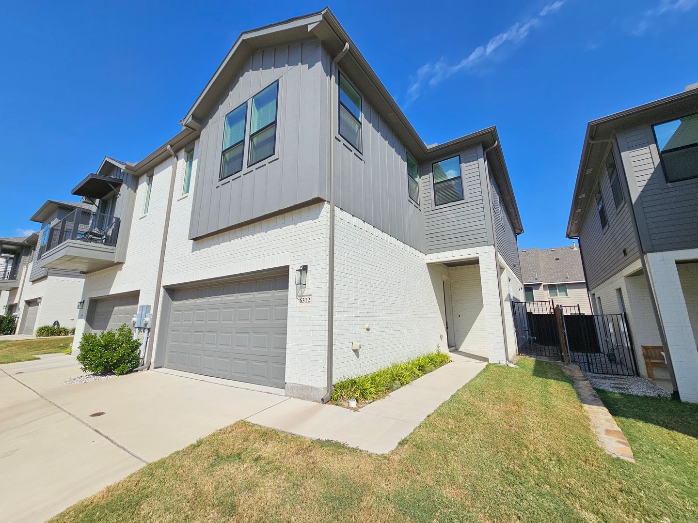 Fort Worth House: 6312 Oakbend Cir