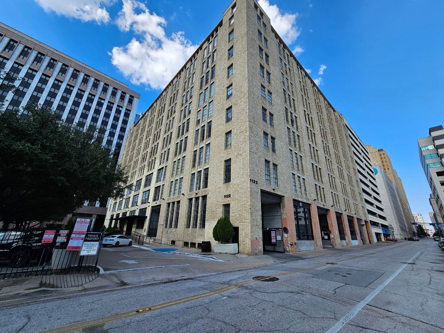 Dallas Condo: 1122 Jackson St APT 919