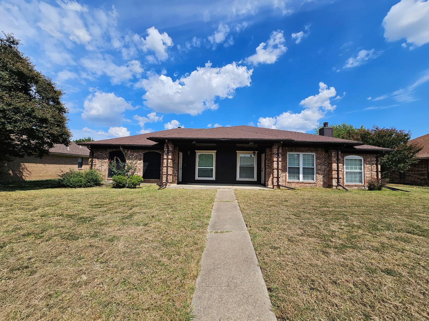 Garland House: 211 Cole St