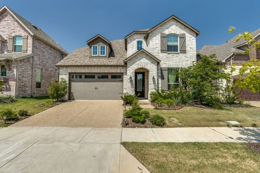 Available now ready for immediate move in – photo 1