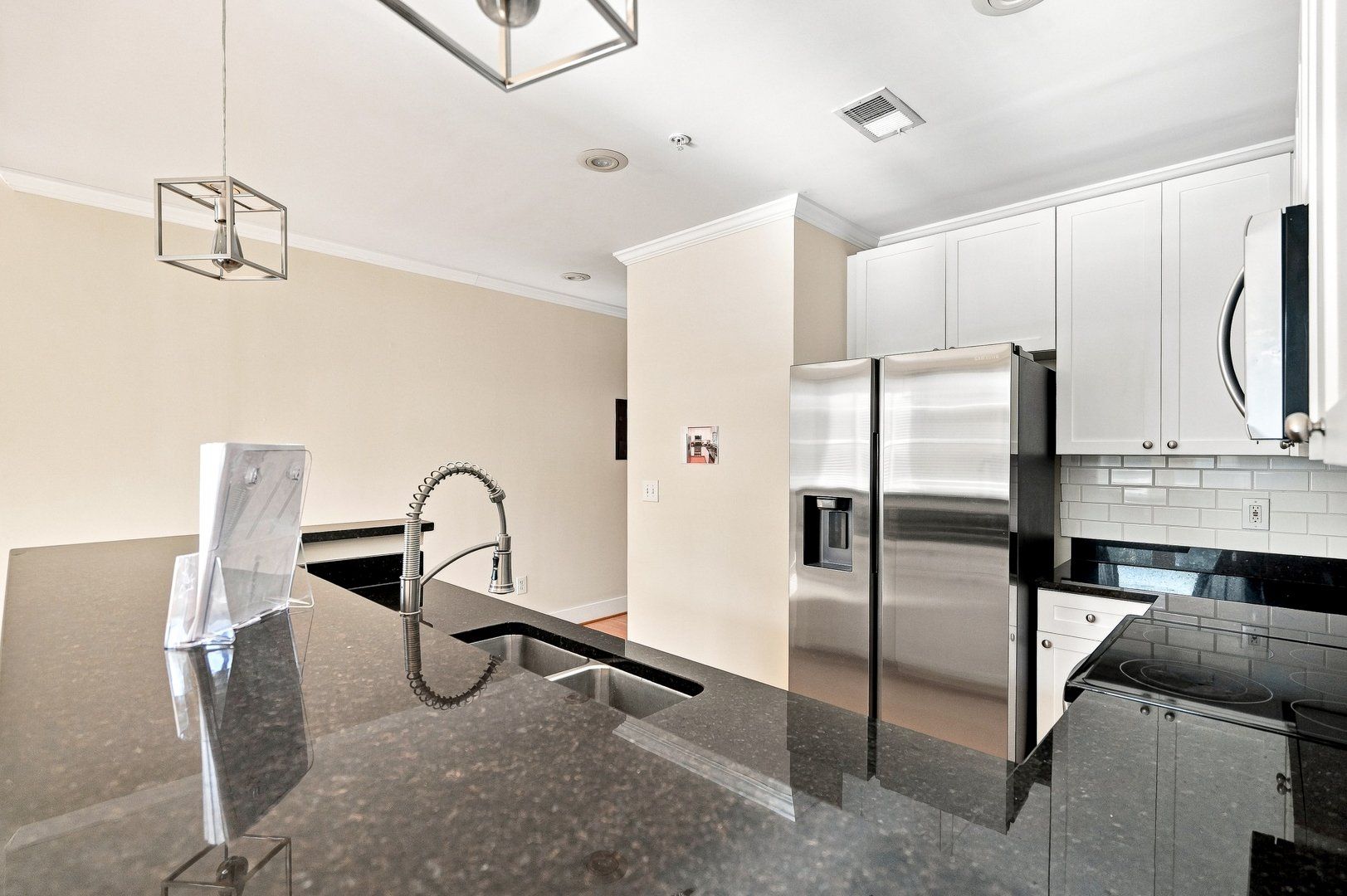 933 Garrett St SE 9 of 12