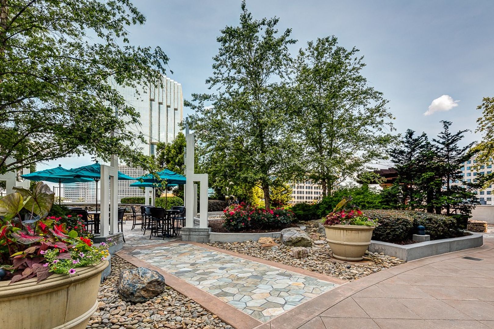 Courtyard at Realm 2610