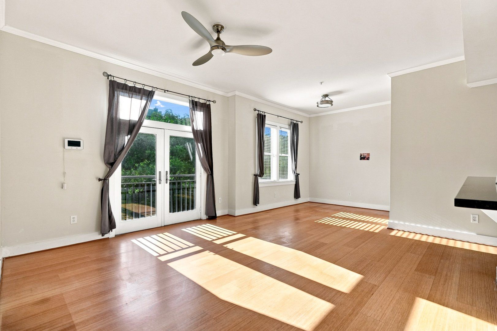 933 Garrett St SE 3 of 12