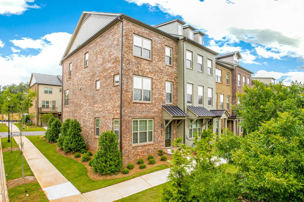 Roswell House: 10132 Windalier Way