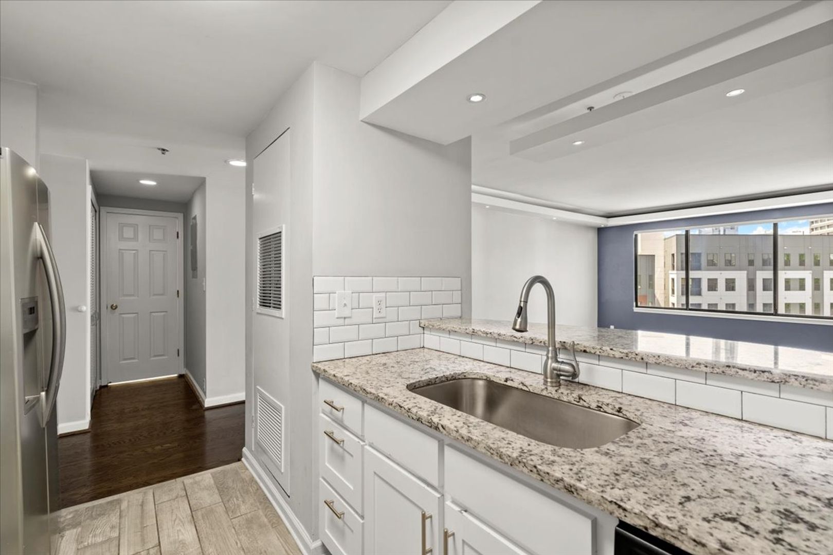 3481 Lakeside Dr NE Unit 1007 - Grandview 1007 2 of 12