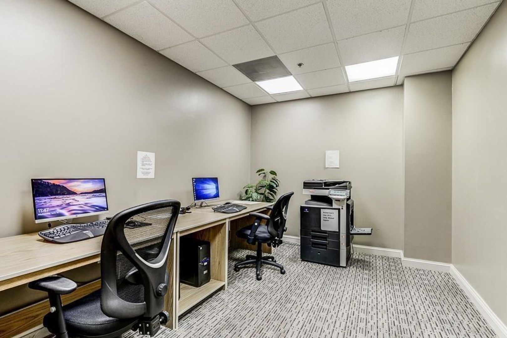 Work space at 3481 Lakeside Dr NE Unit 1007 - Grandview 1007 (2 of 2)