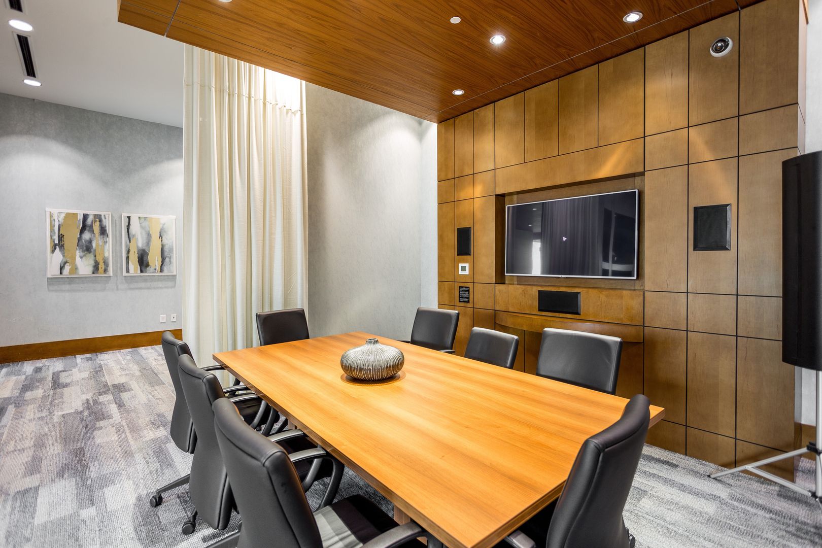 Work space at Realm 2610