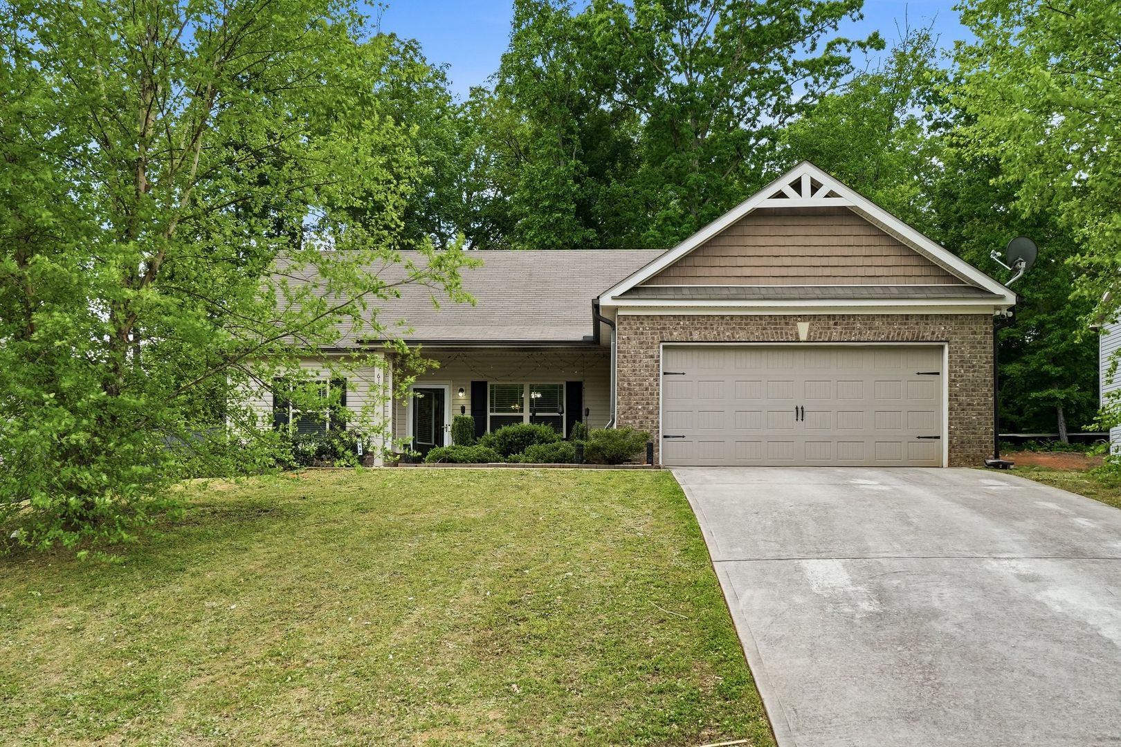 McDonough House: 612 Stevens Pl