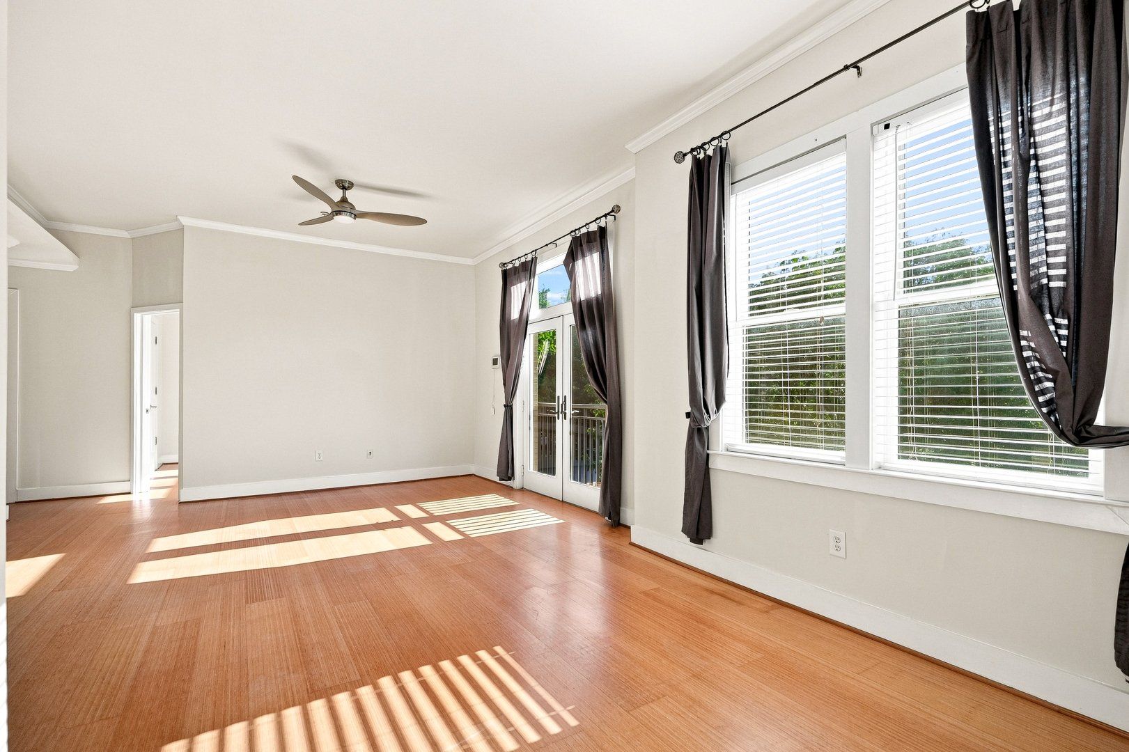 933 Garrett St SE 4 of 12