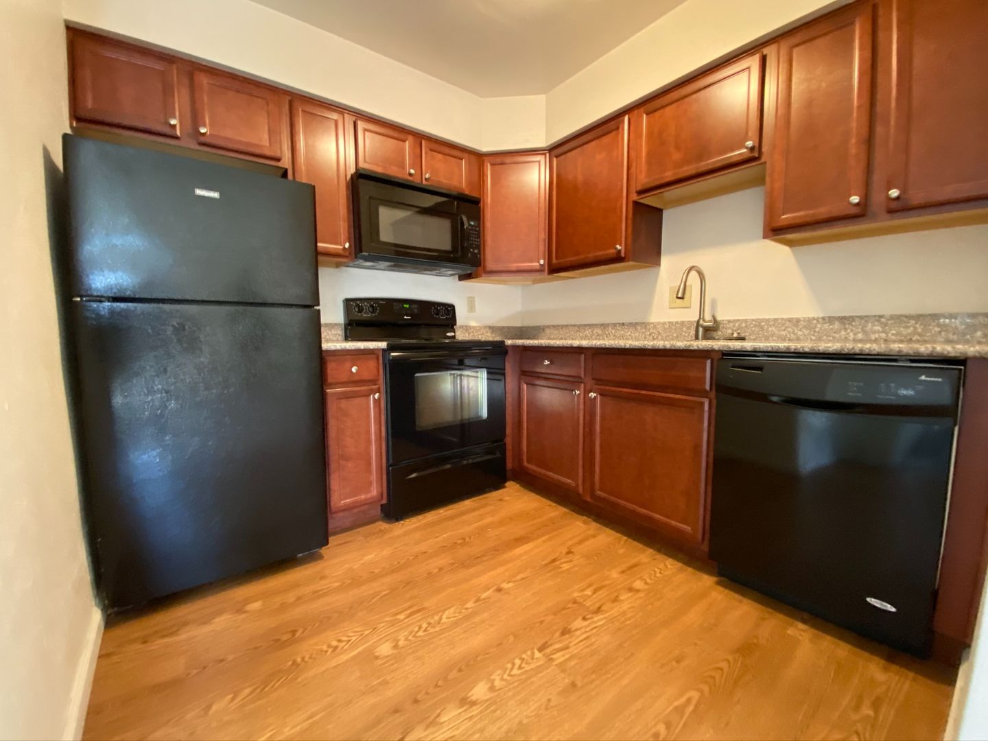 Pittsburgh Apartment: 613 Copeland Street