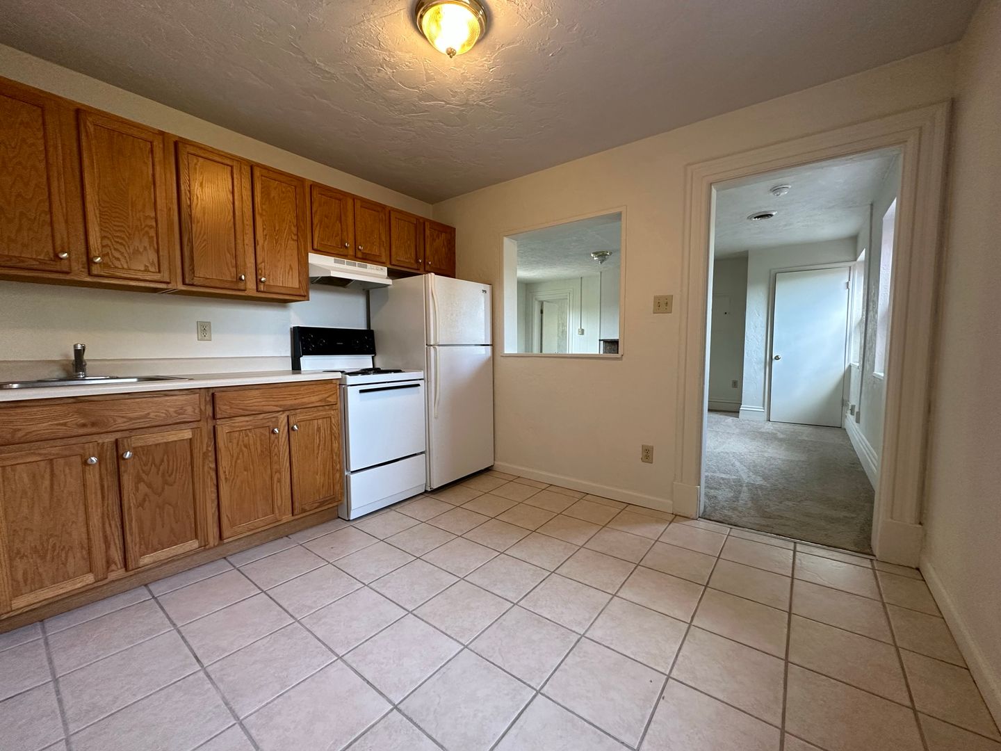 Oakmont Apartment: 521 Isabella Street