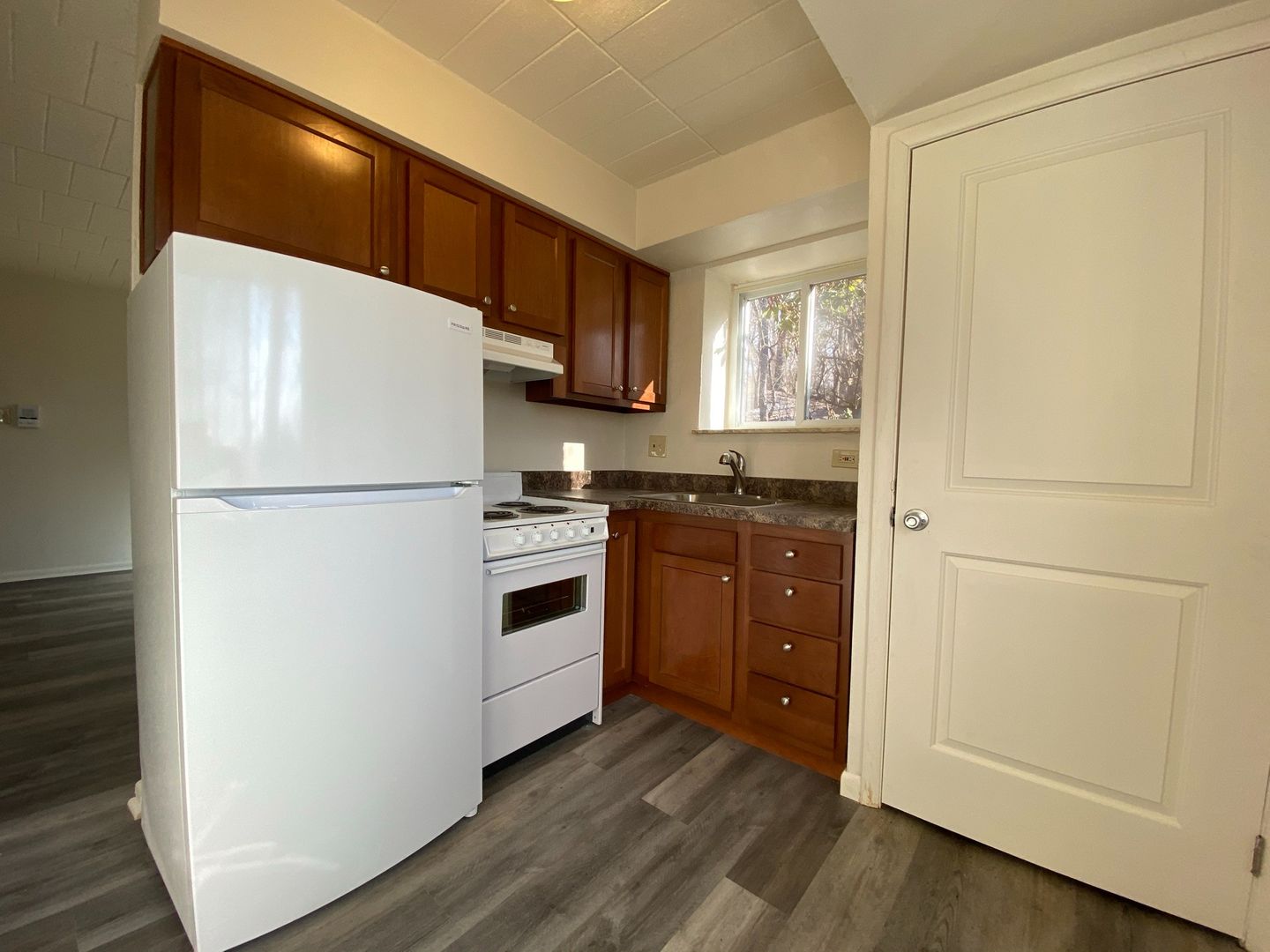 Oakmont Apartment: 600 Virginia Avenue