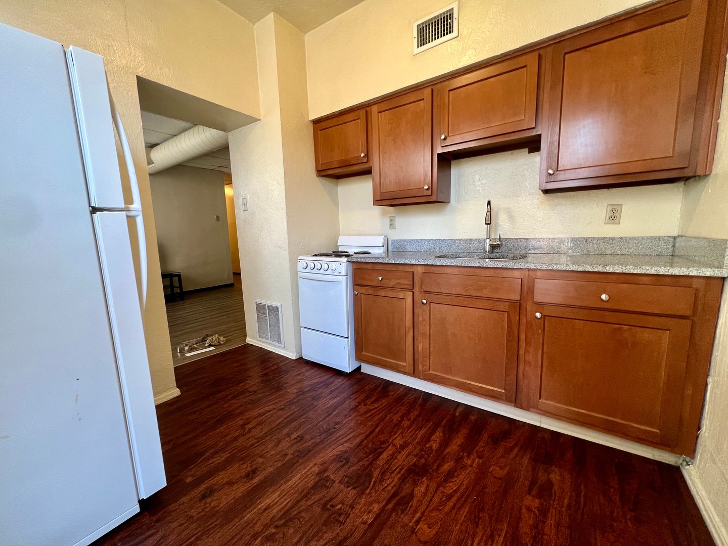 Pittsburgh Apartment: 3452 Bates Street - 4