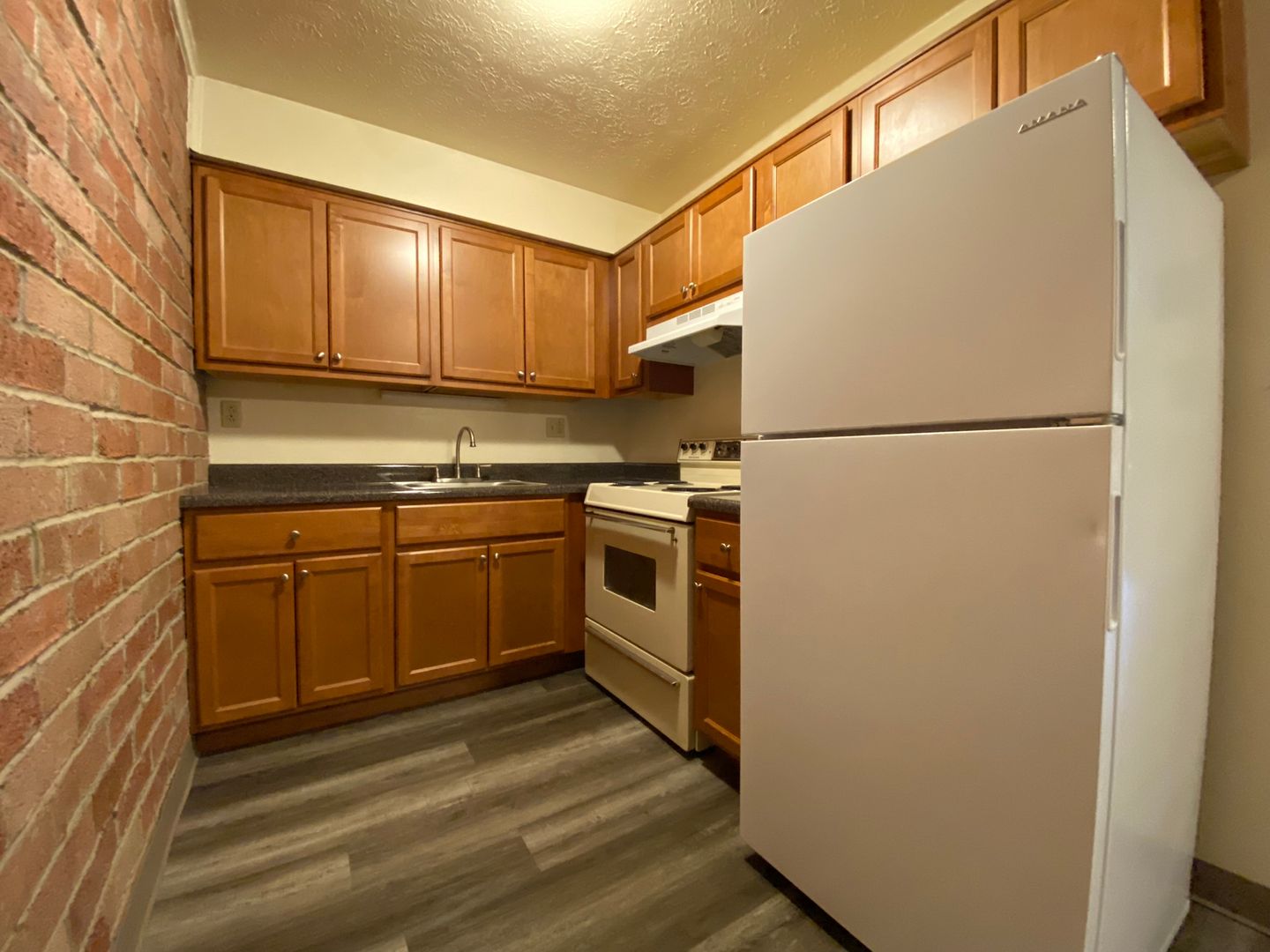 Verona Apartment: 1333 Hunter Rd