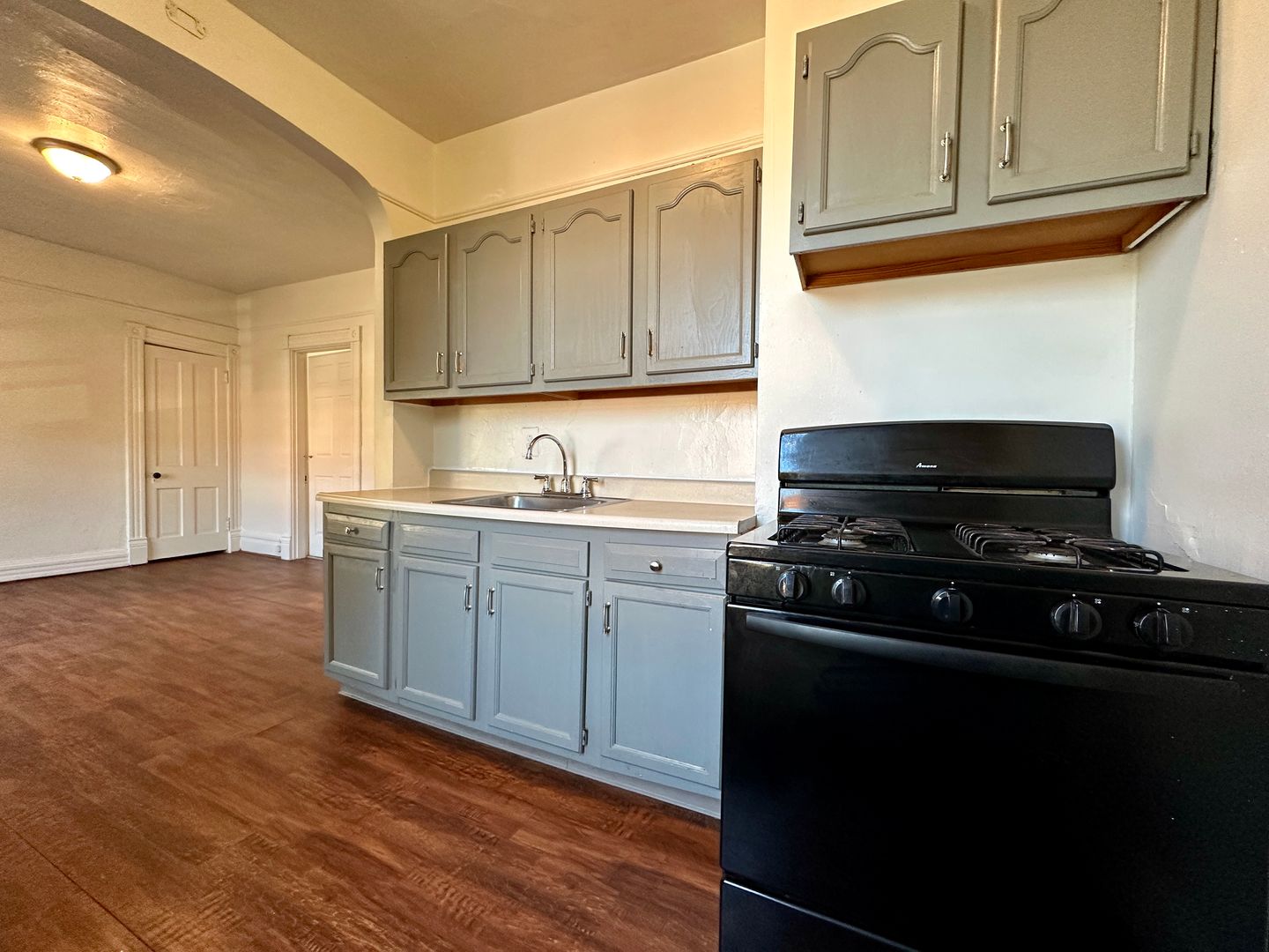 Pittsburgh Apartment: 504 Maryland Avenue