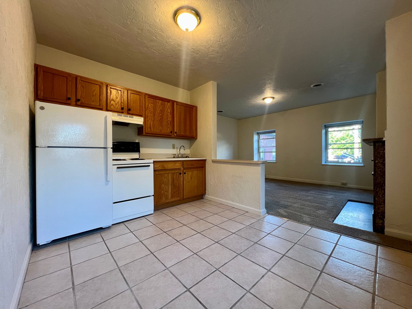Oakmont Apartment: 521 Isabella Street