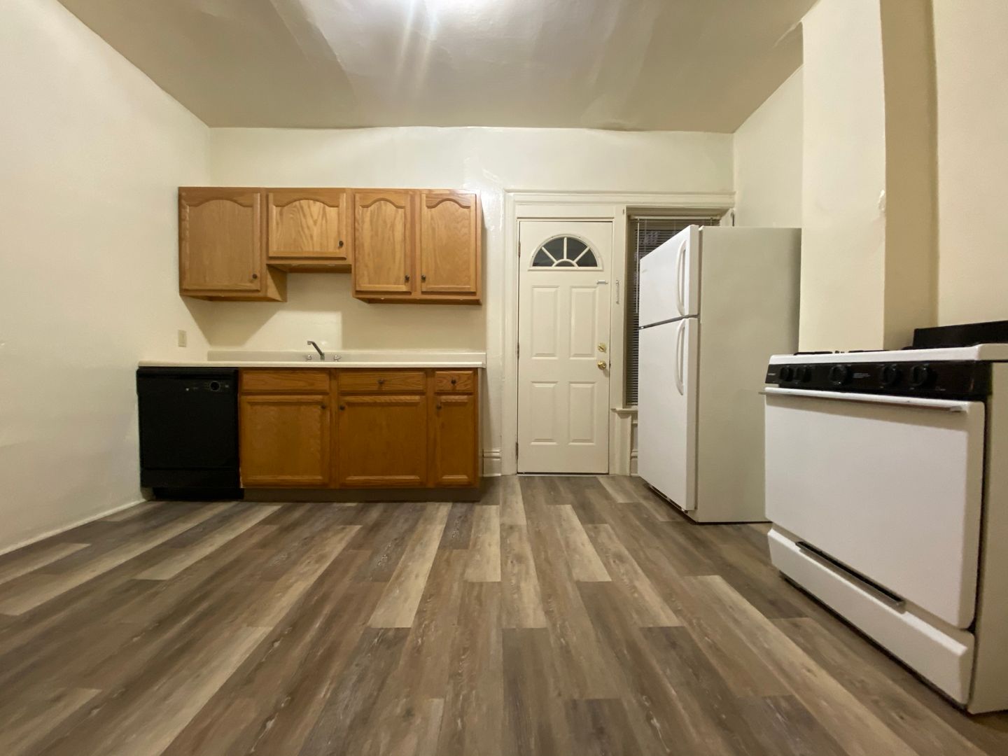 Pittsburgh Apartment: 5806 Ellsworth Avenue