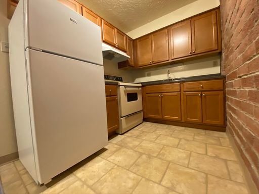 Lovely One Bedroom Apartment! Central A/C & Heat! Call Today!