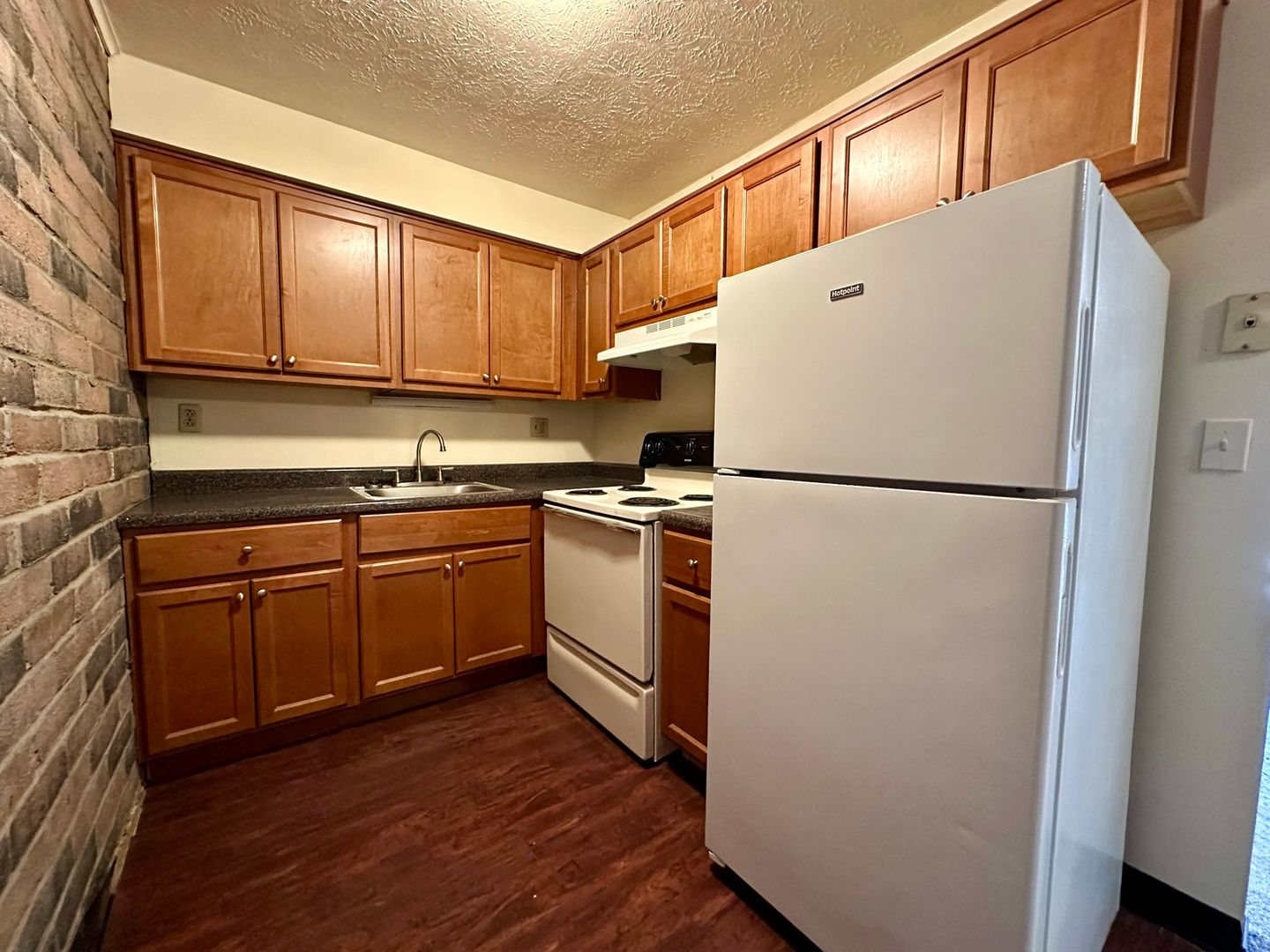 Verona Apartment: 1333 Hunter Rd