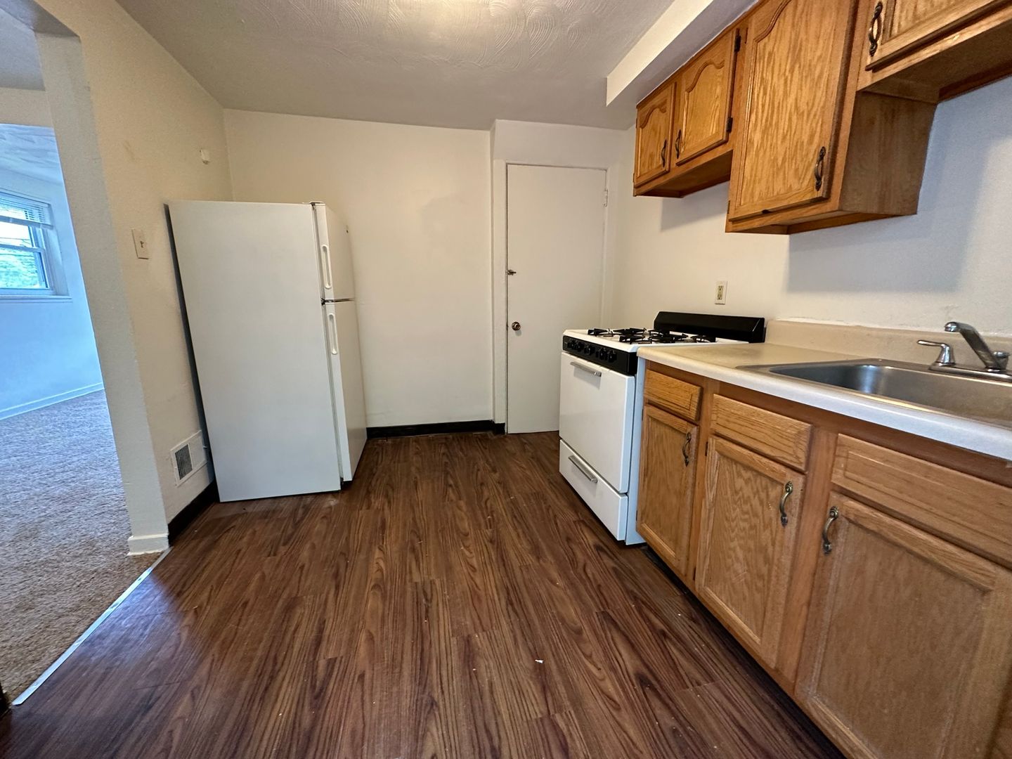 Pittsburgh Apartment: 544-546 Long Road