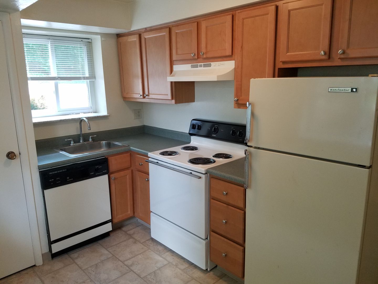 Oakmont Apartment: 600 Virginia Avenue