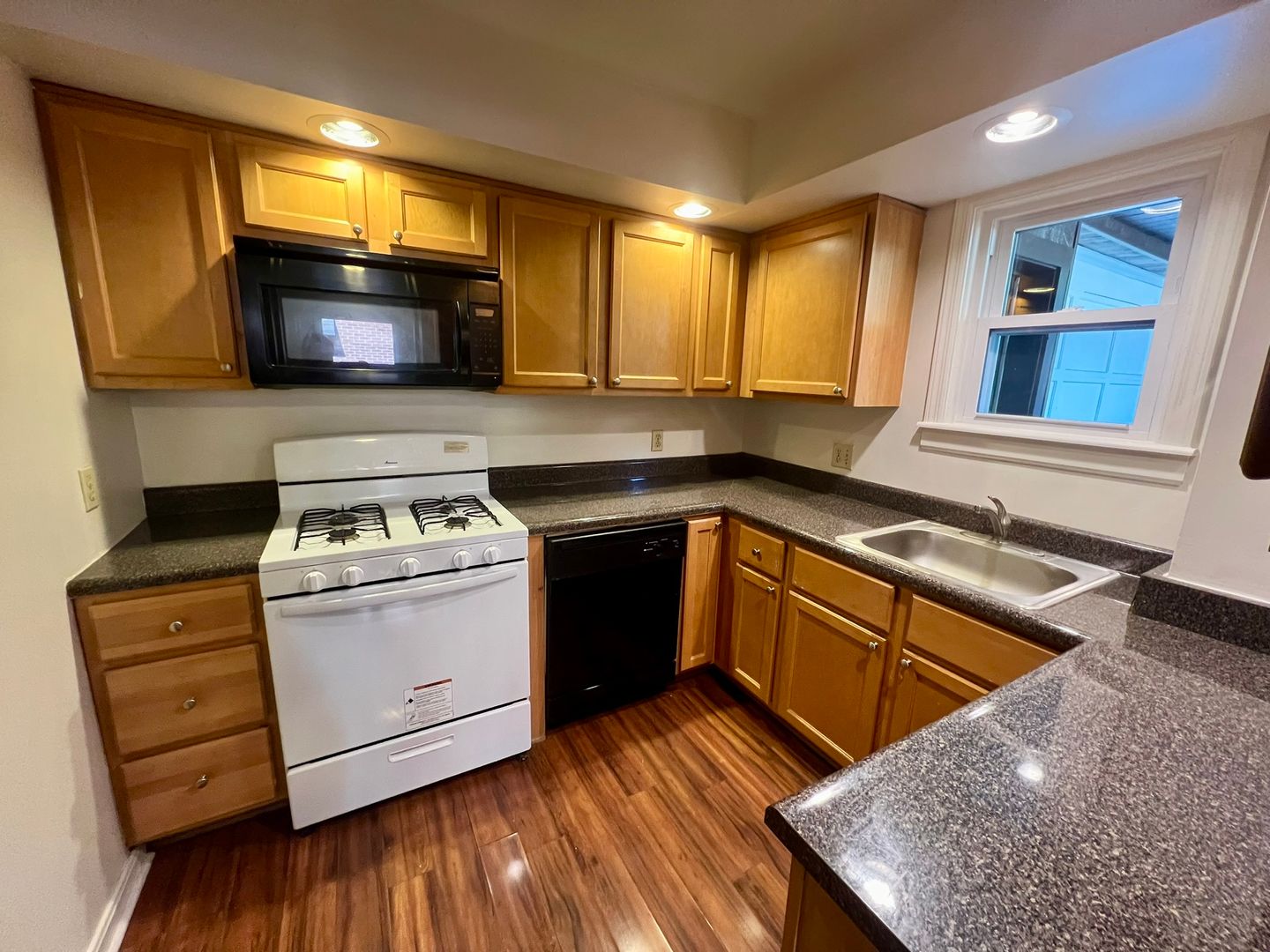 Pittsburgh Apartment: 373 Hulton Road