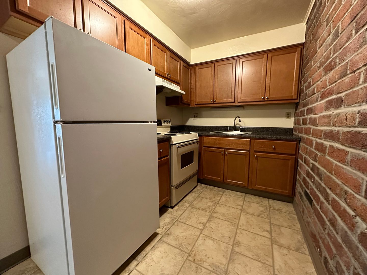 Verona Apartment: 1333 Hunter Rd
