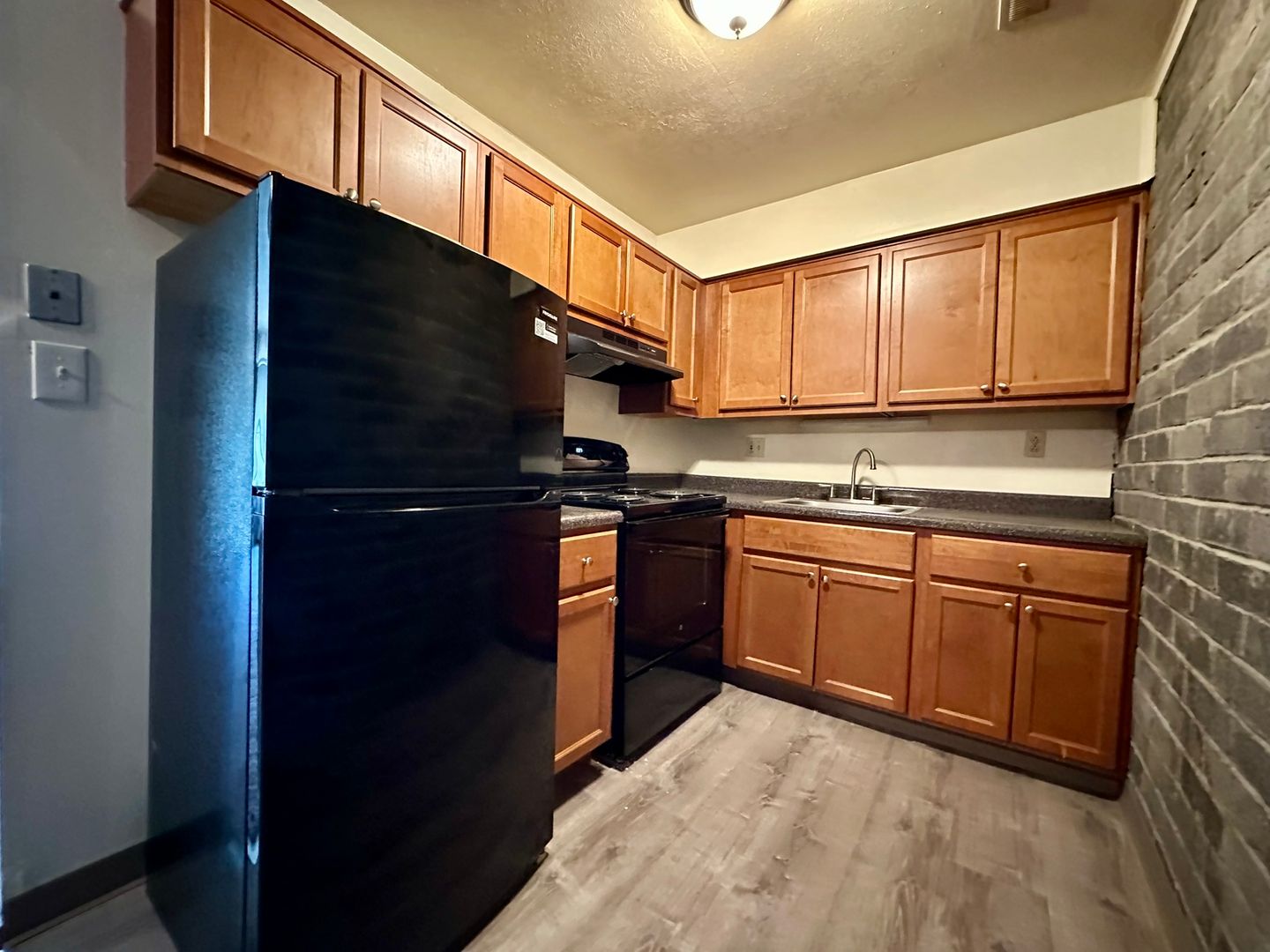 Verona Apartment: 1333 Hunter Rd