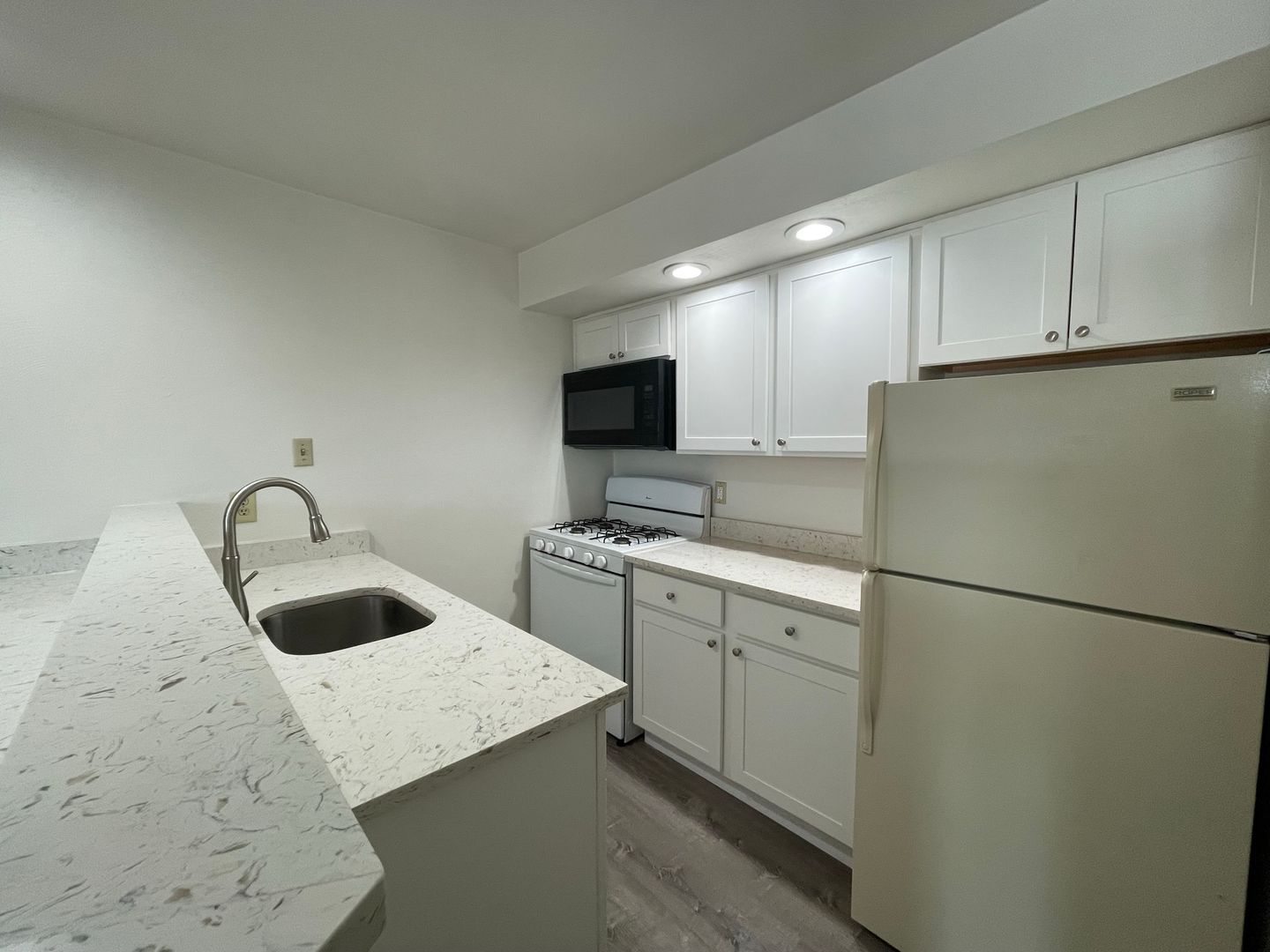 Pittsburgh Apartment: 334 Meyran Avenue